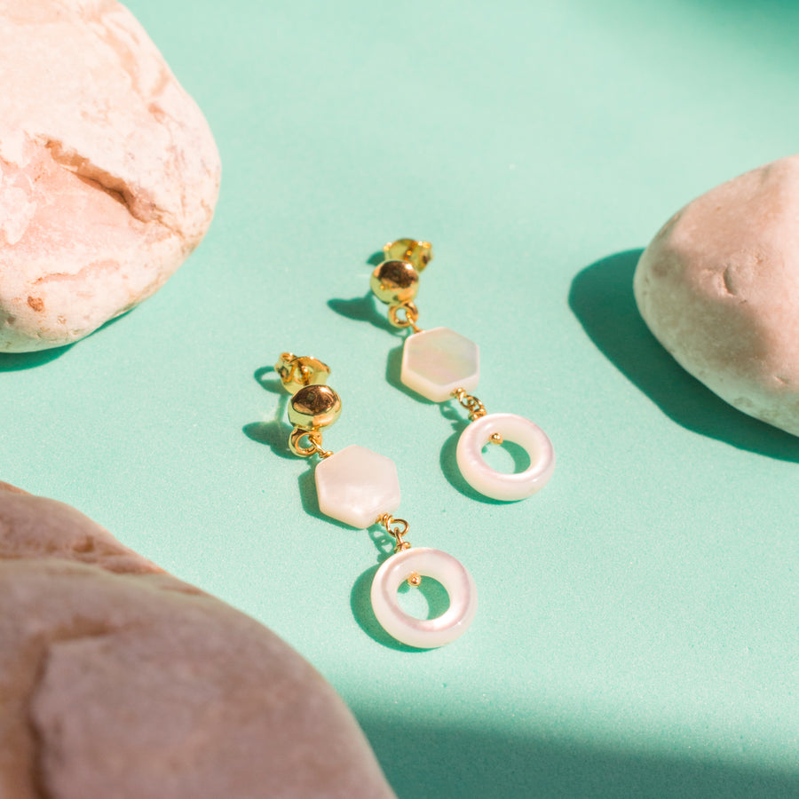 Aretes Rae White Madre Perla